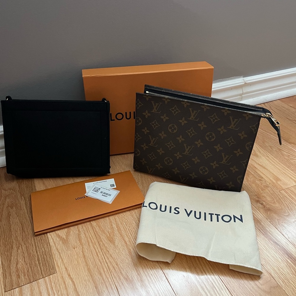 Louis Vuitton Toiletry Pouch 26 Clutch